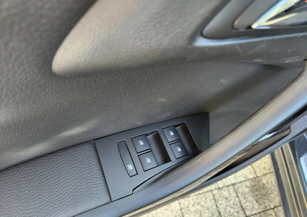 Opel Astra cena 34600 przebieg: 155852, rok produkcji 2015 z Podkowa Leśna małe 301